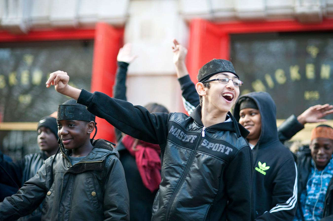 Sinan performing in Live on the High Street at Chickentown. Photo Credit: Jalaikon